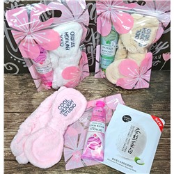 Подарочный набор в zip-пакете с розовыми цветами (Маска тканевая + Повязка косметическая + Маска с глиной)