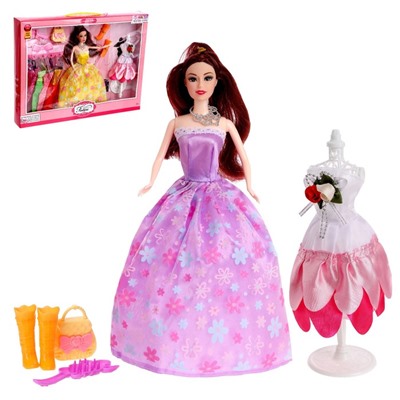Кукла-модель "Кира" с набором платьев и аксессуарами МИКС 7558971