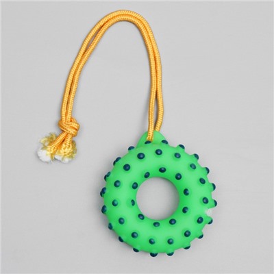 Игрушка пищащая "Кольцо на веревке" для собак, 10 см, зелёная
