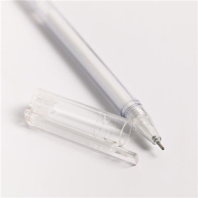 Пластиковая ручка с белыми чернилами