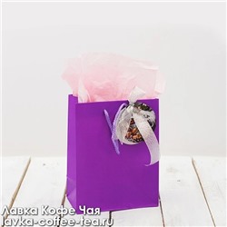 пакет сиреневый для подарка с бумагой тишью розовой и лентой №20, размер 23*18*10 см.