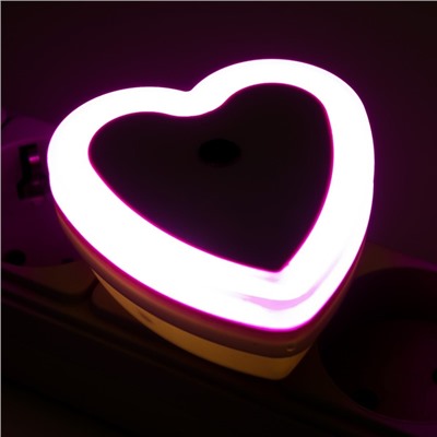 Ночник LED "Сердце" реагирует на темноту 6,5х6,5х2,5 см