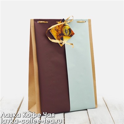 крафт-пакет для подарка декорированный бумагой и рафией №13, размер 42*31*10 см.