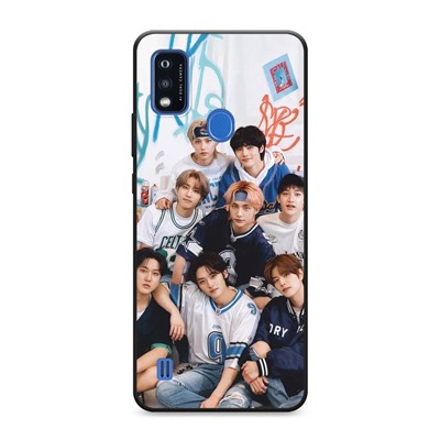 Матовый силиконовый чехол Stray Kids групповое фото на ZTE Blade A51